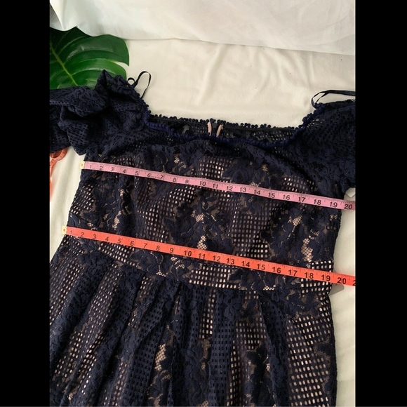 NEW $135 Chelsea28 Floral Lace‎ Off the Shoulder Dress in Navy [SZ 16 ] - Picture 8 of 8